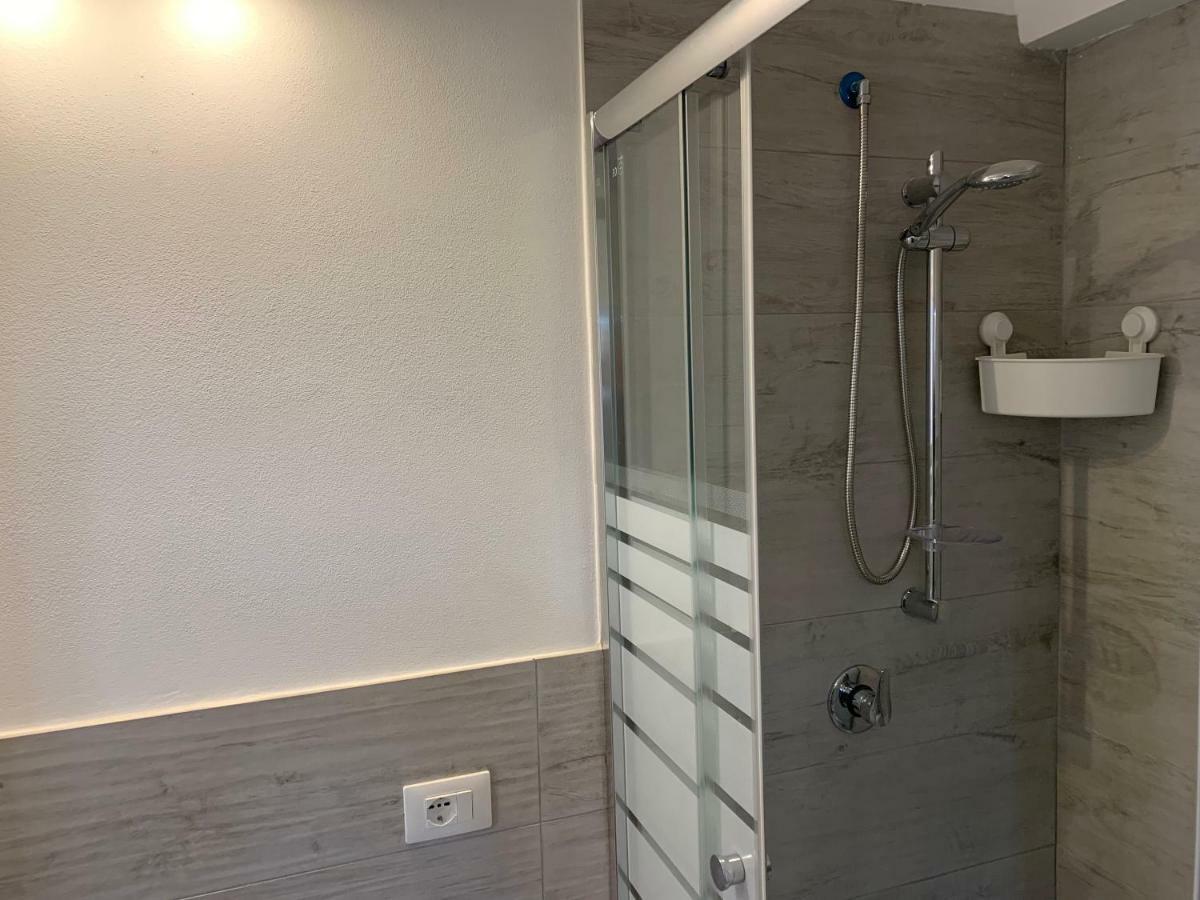 Deni'S Apartments Per 4 Siraküza Dış mekan fotoğraf