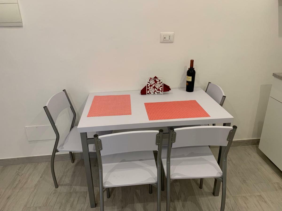Deni'S Apartments Per 4 Siraküza Dış mekan fotoğraf