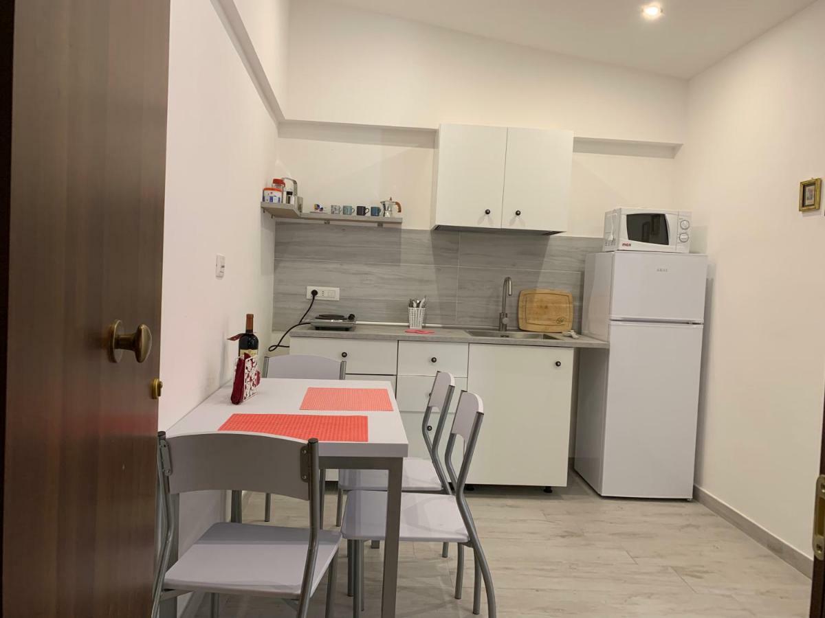Deni'S Apartments Per 4 Siraküza Dış mekan fotoğraf