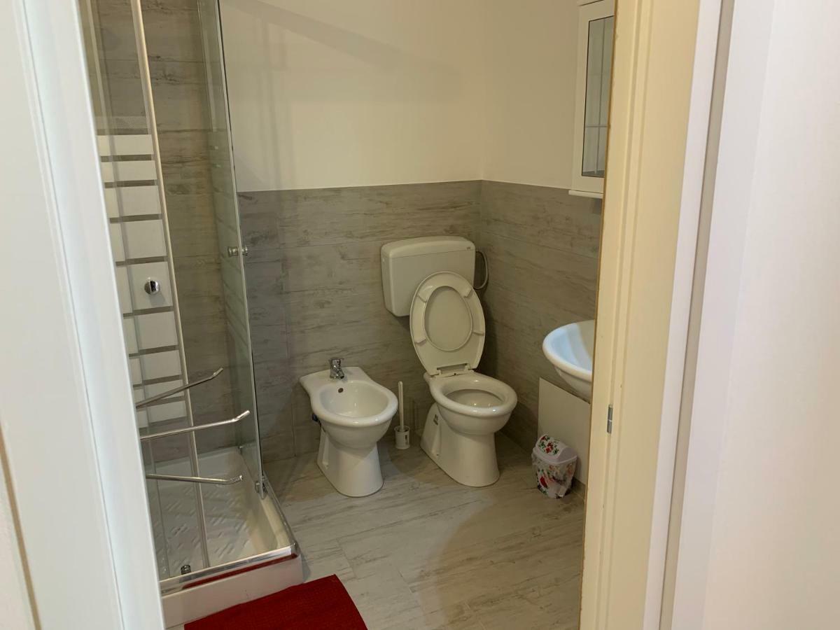 Deni'S Apartments Per 4 Siraküza Dış mekan fotoğraf