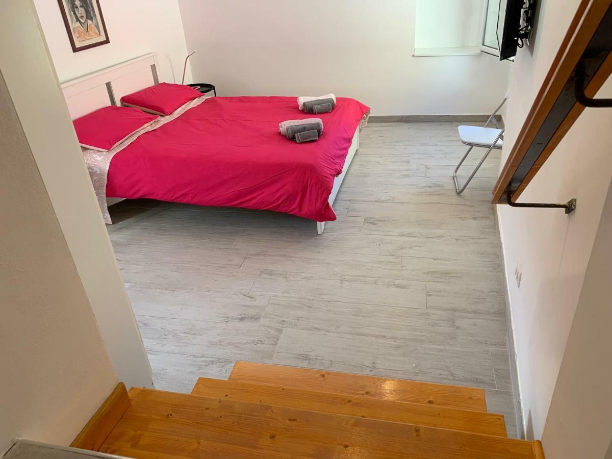 Deni'S Apartments Per 4 Siraküza Dış mekan fotoğraf