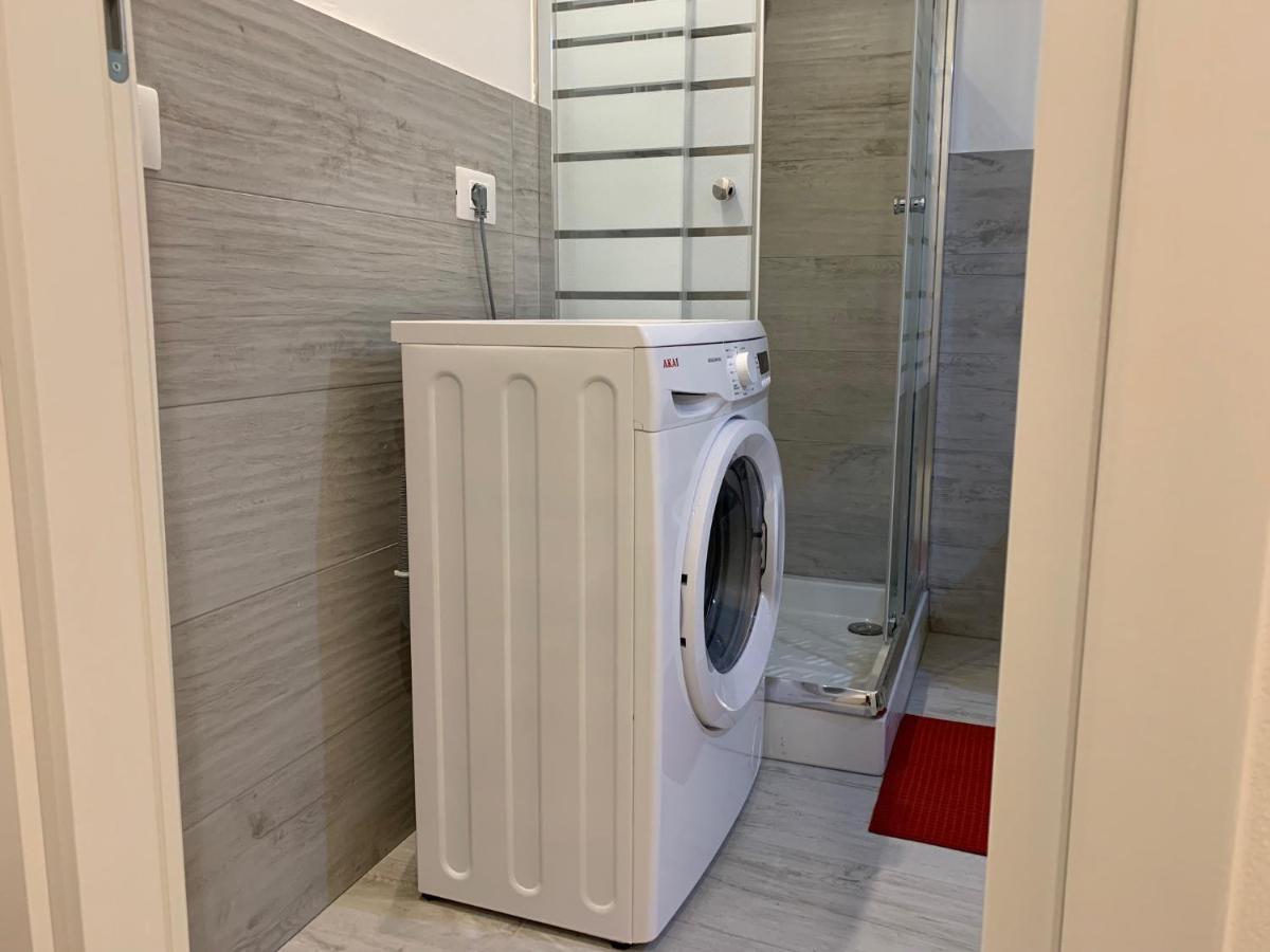 Deni'S Apartments Per 4 Siraküza Dış mekan fotoğraf