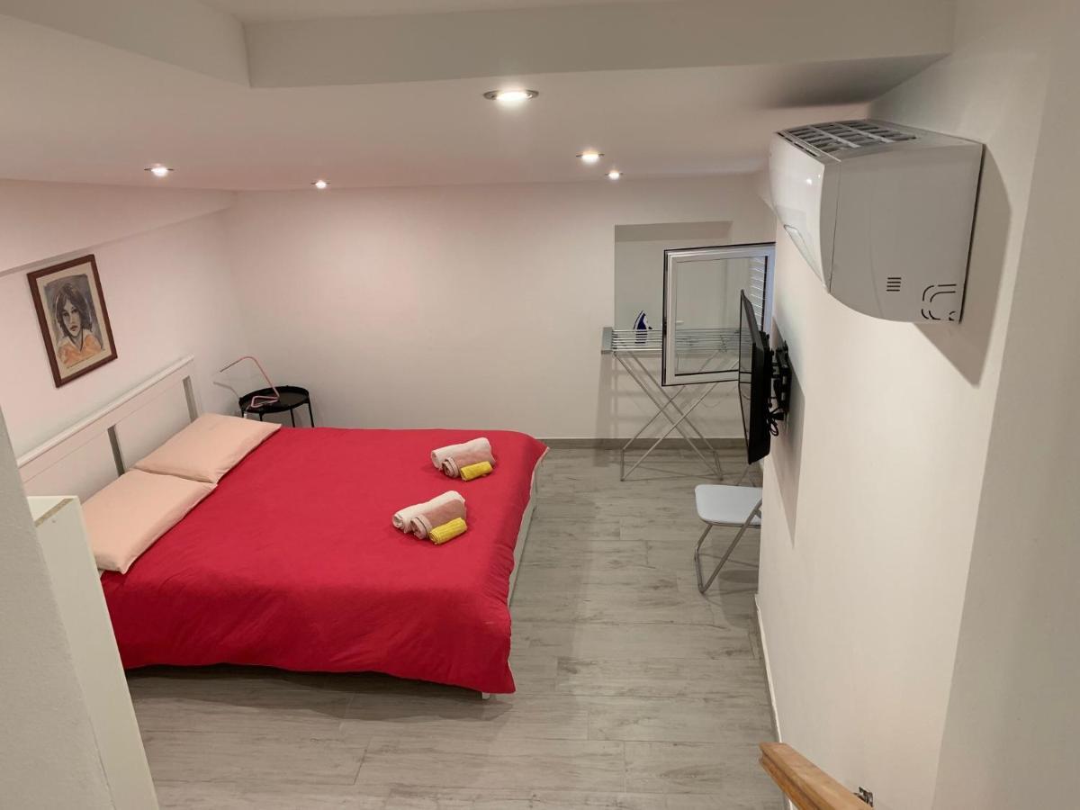 Deni'S Apartments Per 4 Siraküza Dış mekan fotoğraf